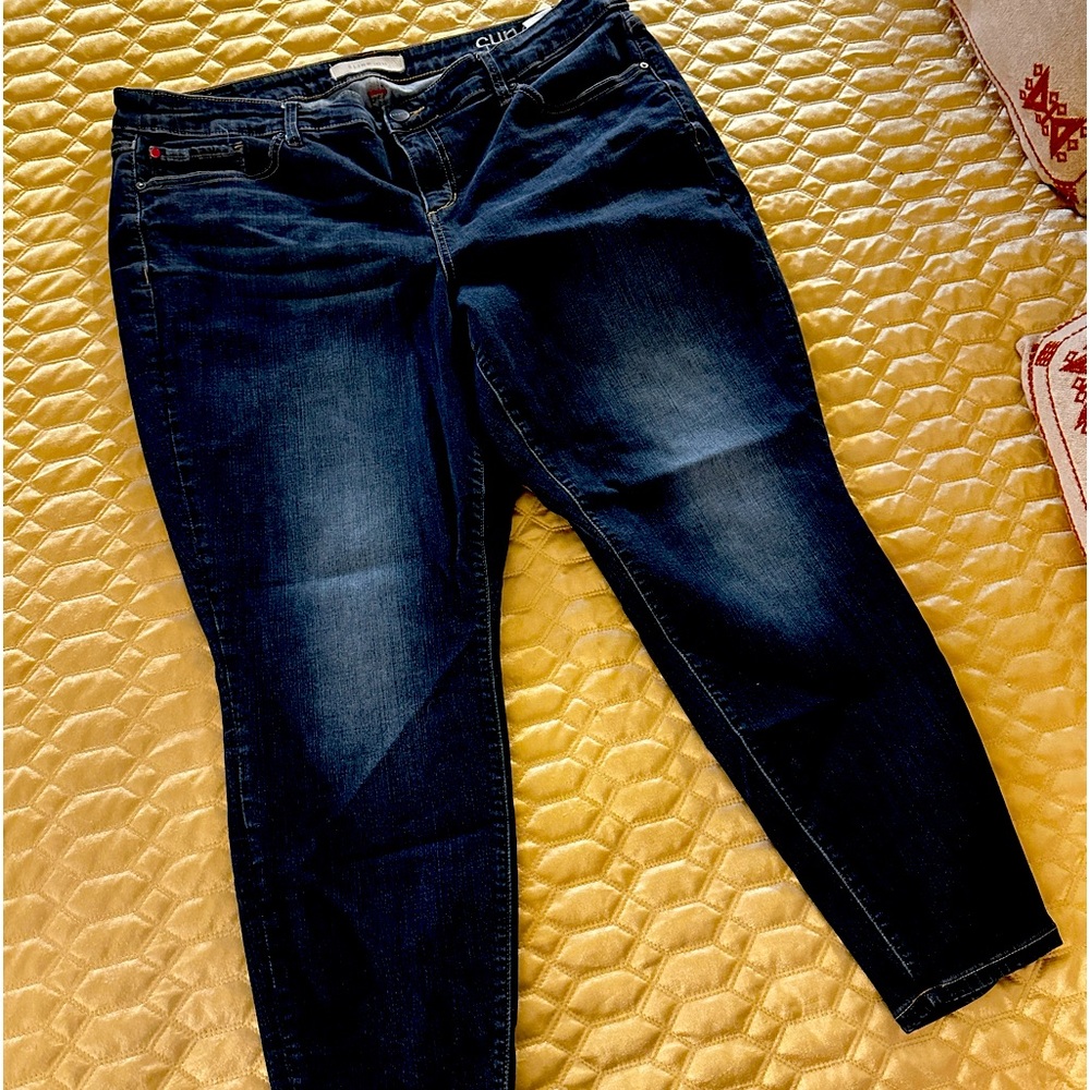 Slink Curve Hugging Whiskered Jeans